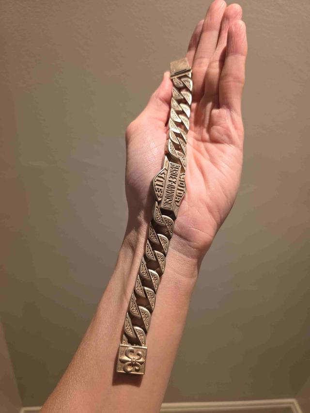 สร้อย ข้อมือ ฮาเล่ ของสะสม สวย หายาก หนักๆ  เดิมๆ ขายตามสภาพ พร้อมส่ง