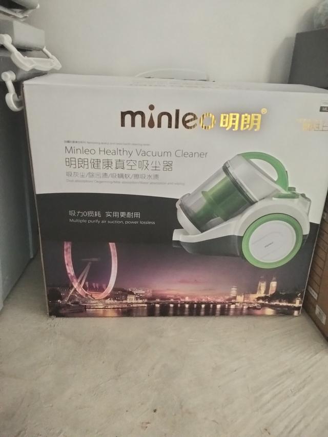 ขายเครื่องดูดฝุ่นอุปกรณ์ครบ ราคา800บาทยี่ห้อ Minleo รุ่น Healthy Vacuum Cleaner