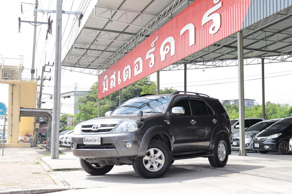 TOYOTA FORTUNER 2.7 V 4WD (LPG) 2005