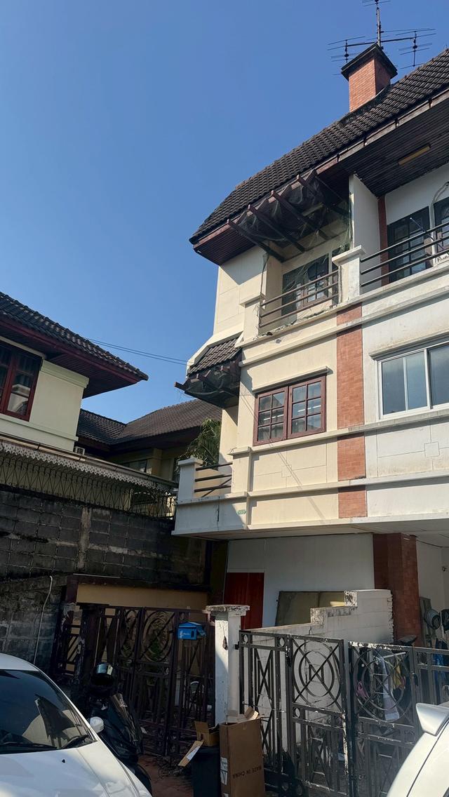 ขายทาวน์โฮม 3 ชั้น 29.4 ตร.ว. หมู่บ้านเกตุนุติ การ์เด้นท์ ซอย 1 นาคนิวาส ซอย 38 2