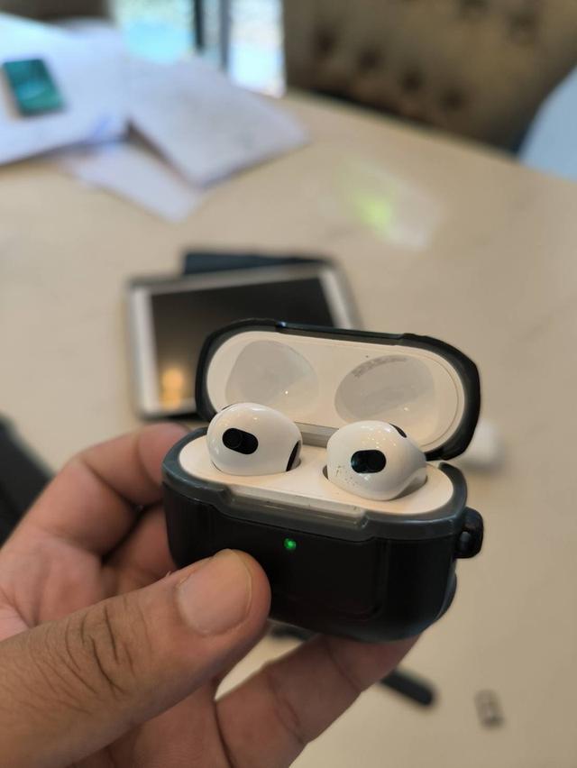 Airpod gen3 พร้อมเคส Solide สีดำ 2