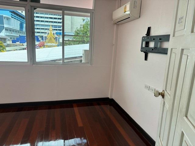 P605 ให้เช่าบ้านเดี่ยว 2 ชั้น ซอยลาดพร้าว 69 หน้าปากซอยมีรถไฟฟ้าสายสีเหลืองสถานีลาดพร้าว 71 เดินทางสะดวก 7