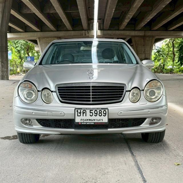 2003 Mercedes-Benz E240 W211 V6 AT ขายสด ฟรี VAT 7% เล่มทะเบียน ชุดโอนครบ รูปที่ 2