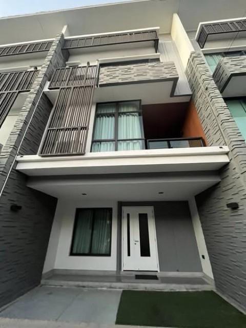 ให้เช่าทาวโฮม 3 ชั้น Plex residence ถนนเกษตร นวมินทร์ ใกล้โรงเรียนเลิศหล้า บ้านใหม่พร้อมอยู่พร้อมเฟอร์ สไตล์มินิมอล จอดรถในบ้าน 2 คัน หน้าบ้าน 1คัน