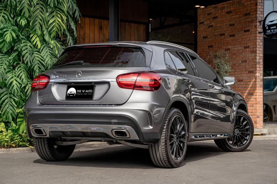 Mercedes-Benz GLA250 AMG Dynamic ปี 2018 📌𝐆𝐋𝐀𝟐𝟓𝟎🔝9 แสนบาท! สีพิเศษงานเป๊ะ แบบคัดคุณภาพ✨ 2