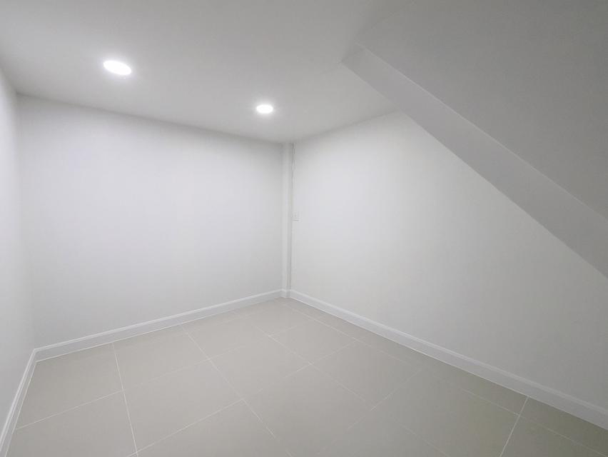 ขายทาวน์เฮ้าส์ 2 ชั้น ม.พรร่มเย็นวิลล่า ขนาด 20 ตร.ว. 3นอน 2น้ำ [ลำลูกกา11-เสมาฟ้าคราม] ขาย 1.38 ล้าน 8