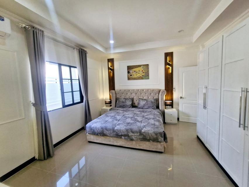 For rent pool villa Pattaya Land and house