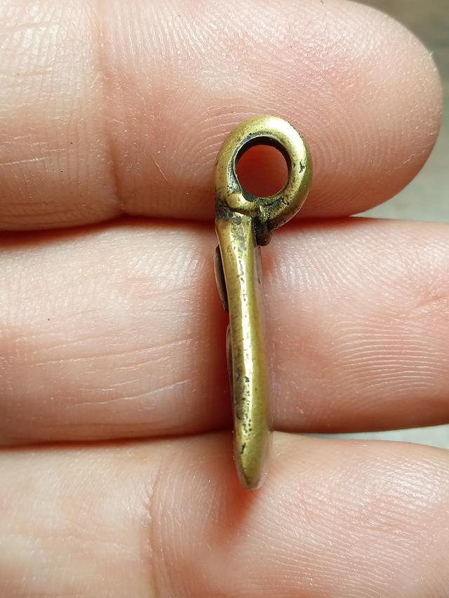 พระจอบเล็กหลวงพ่อเงินพาราแบ่งปันผ่านการใช้งานมา 4