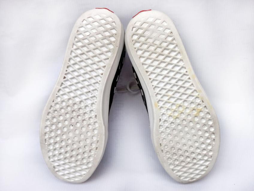 VANS รองเท้าผ้าใบมือสอง น้ำหนักเบา สภาพสวยๆ จัดส่งฟรี! เก็บปลายทาง