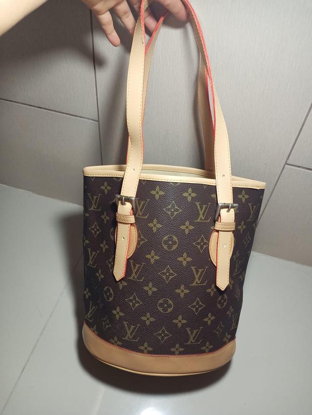 กระเป๋าสะพายทรงถังมือสองสภาพดี