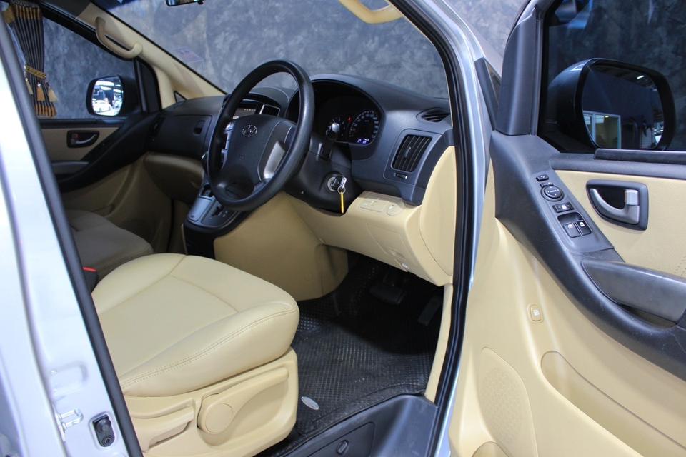 รหัสรถ JRS3950 Hyundai H1 Touring 2019 16