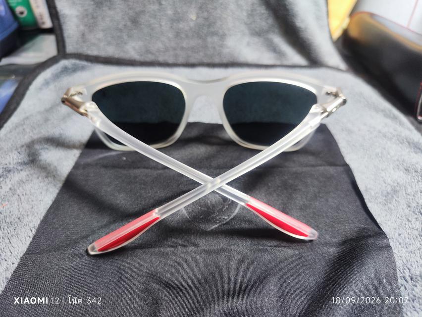 แว่นกันแดด RayBan RB4433M Scuderia Ferrari Collection F625/6G 54-20 145 3N โดดเด่นด้วยกรอบสีขาวขัดเงา ตัดกับปลายขาแว่นสีแดง อ่านรายละเอียดก่อน รูปที่ 12