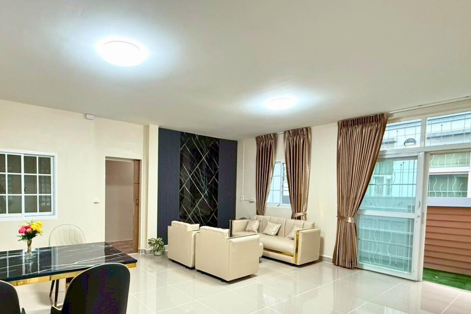 บ้านวรารักษ์ ลำลูกกาคลอง4 6