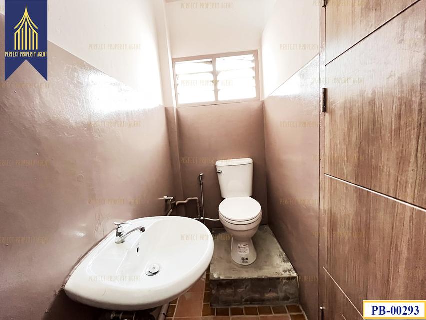 ขายอาคารพาณิชย์ นาคนิวาส สามชั้นครึ่งมีดาดฟ้า 16.5 ตรว. 12