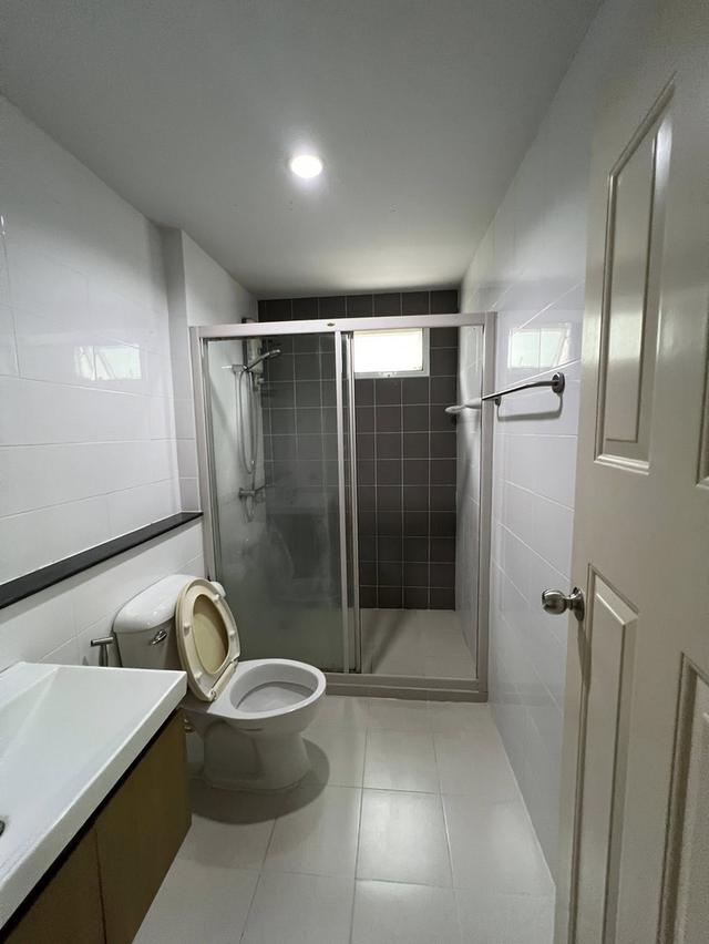 THE VILLAGE KM 8บางนา 4นอน2น้่ำ 28 ตารางวา ทิศใต้เลขมงคล 10