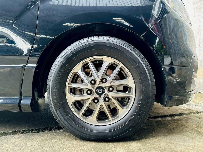 ขาย Hyundai H1 2.5Deluxe ปี19 18