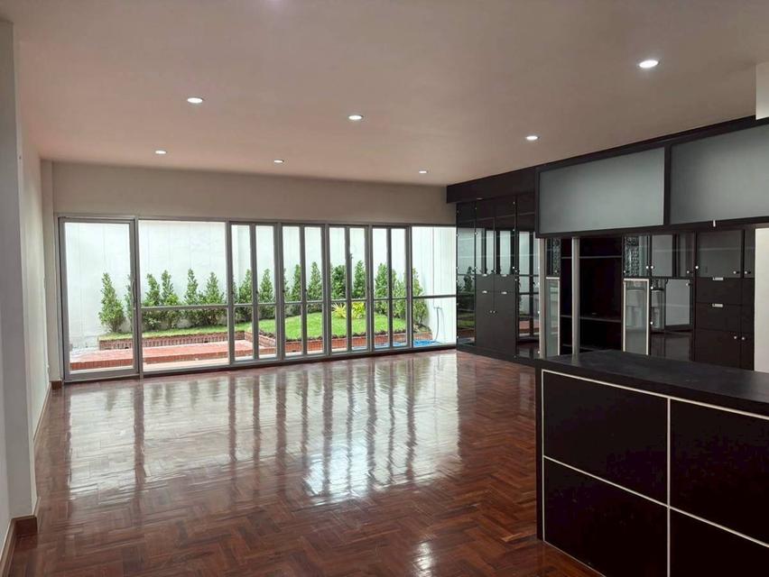 ขายด่วน ทาวน์เฮ้าส์ 7 ชั้น ย่านสยาม บรรทัดทอง พร้อมอยู่ (N.1989) 12