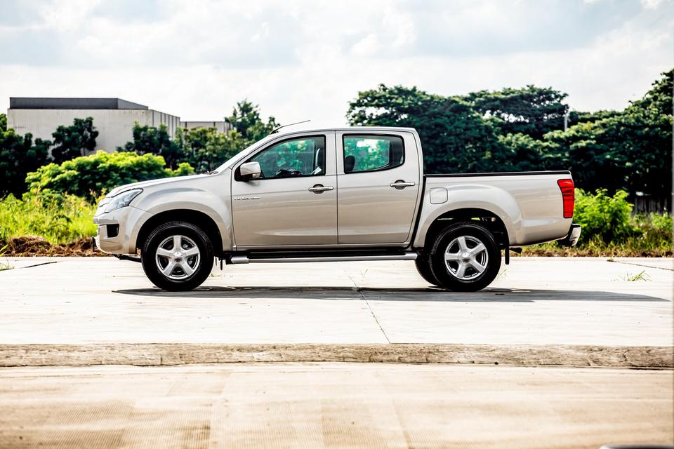 Isuzu D-Max Hi-Lander Cab4 2.5 VGS Z ท๊อป ปี 2013 เกียร์ธรรมดา 4 ประตู มือเดียวป้ายแดง 10