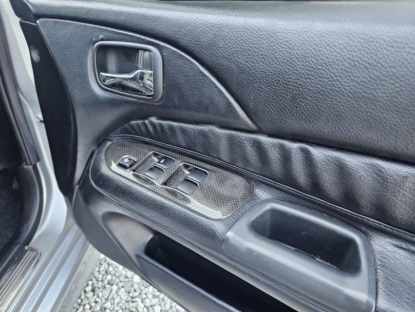 MITSUBISHI LANCER 1.6 S.E.I AIRBAG ABS AUTO ปี 2009 ไม่แก๊สเครื่องดี 4G18 เกียร์ดีออโต้ ช่วงล่างดี ดิสเบรคหน้าหลัง ภ รูปที่ 9
