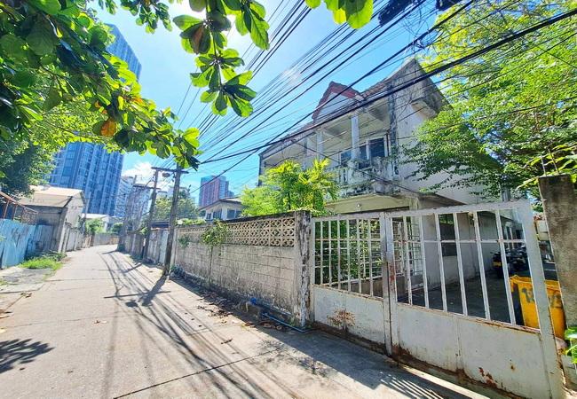 ขายที่ดิน ซอยสุขุมวิท 46 คลองเตย กรุงเทพมหานคร เนื้อที่ 208 ตร.ว. พร้อมสิ่งปลูกสร้าง 3