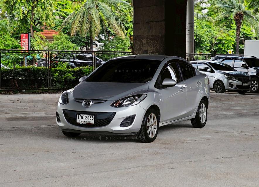 Mazda2 Elegance 1.5 Auto Sedan ปีคศ. 2012  2