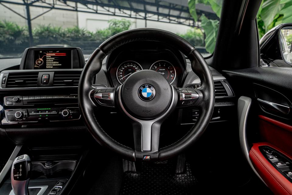 BMW 118i  M Sport ปี 2015  💵11,xxx/เดือน  [𝙒𝘼𝙍𝙍𝘼𝙉𝙏𝙔 เครื่องยนต์ 2 ปี] ✅ Service น้ำมันเครื่อง ใส้กรอง ฟรี 1 ครั้ง 4
