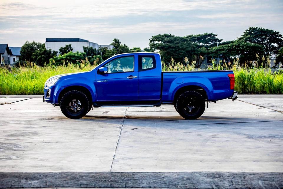 ISUZU D-MAX Hi-lander Cab 1.9 Ddi L ปี 2019 สีน้ำเงิน  9