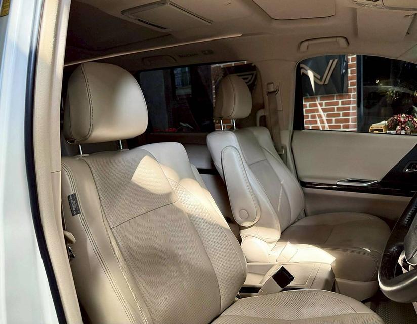 Toyota Alphard 2.4V ปี 2012  8