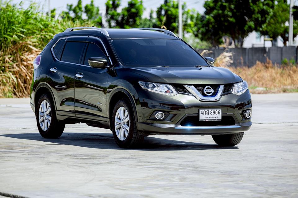 NISSAN X-TRAIL 2.0V Hybrid 4WD ปี 2016 สีเขียว มือเดียวป้ายแดง 3