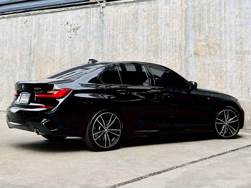2022 BMW 330e M Sport Plug-in Hybrid โฉม G20 รถสวยใหม่ ราคาประหยัด คุ้มๆ