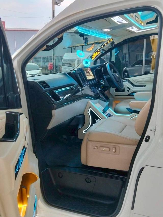 Toyota AllNew รถตู้มือสอง 11