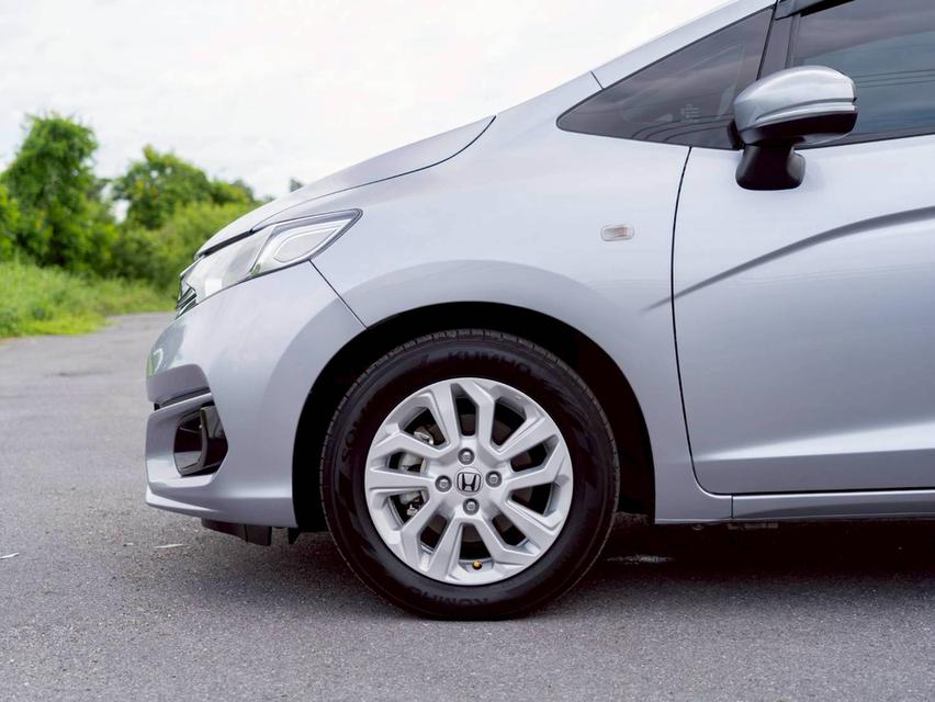 Honda jazz ปี 20 รถสวย สภาพสวย 7