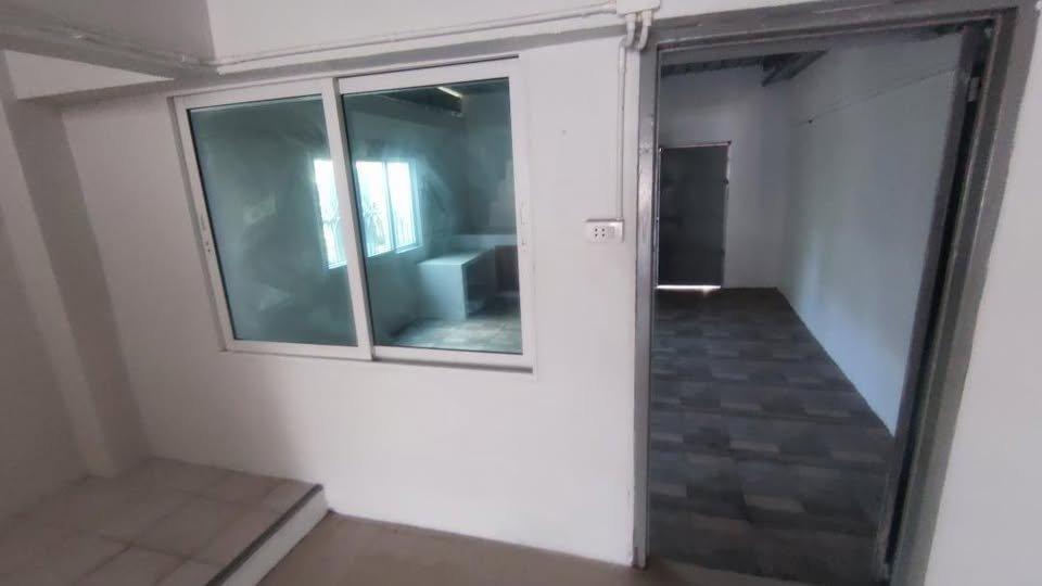 ขายถูก ตึกแถว 3ชั้นครึ่ง ห้องมุม 28.2 ตรว.ถนน คฑาธร ใกล้รพ.ราชบุรี lotus 4