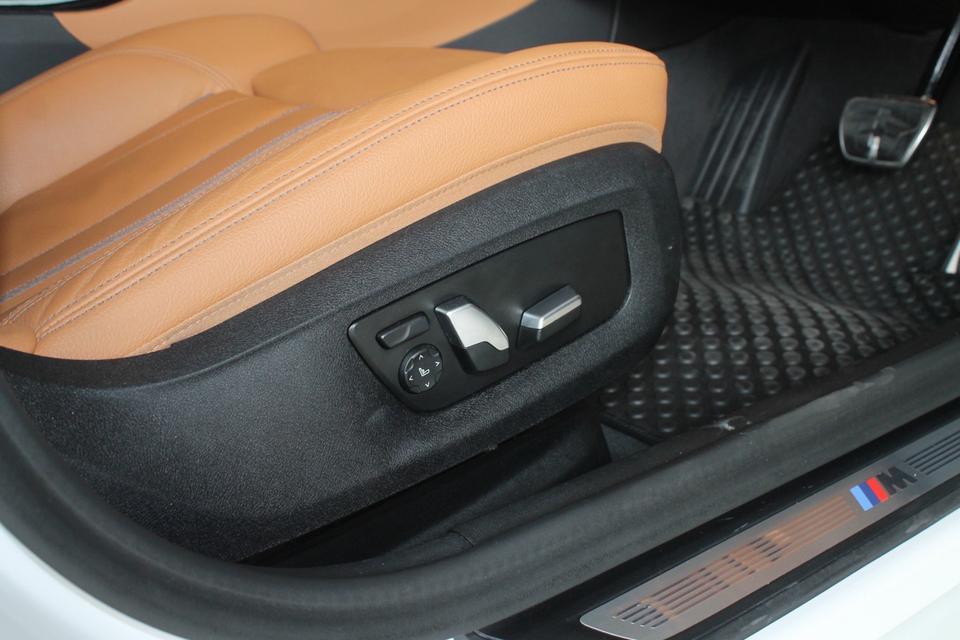 รหัสรถ BM2420 BMW 520d M-Sport LCI 2022 14