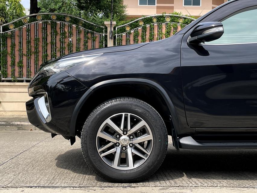 Toyota Fortuner 2.8V 4wd ปี18 16