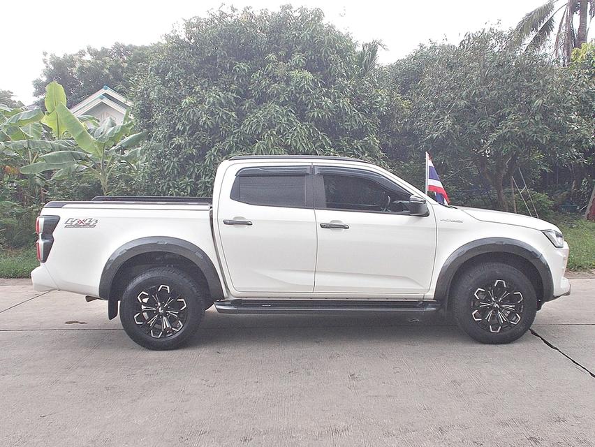 Isuzu Dmax Cab4 Vcross 3.0 M 4WD ปี 2021