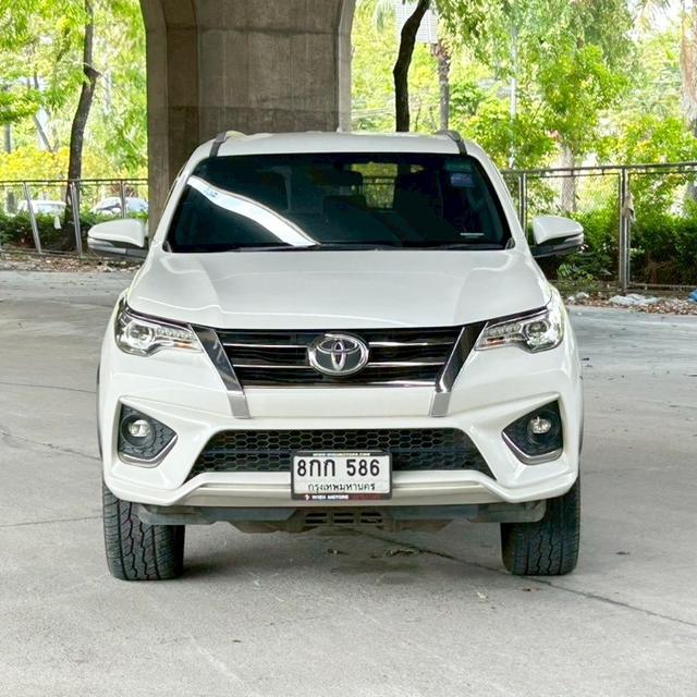 2018 Toyota Fortuner 2.8 TRD Sportivo 2WD AT รถสวย มือเดียว ป้ายแดง รูปย่อยที่ 2