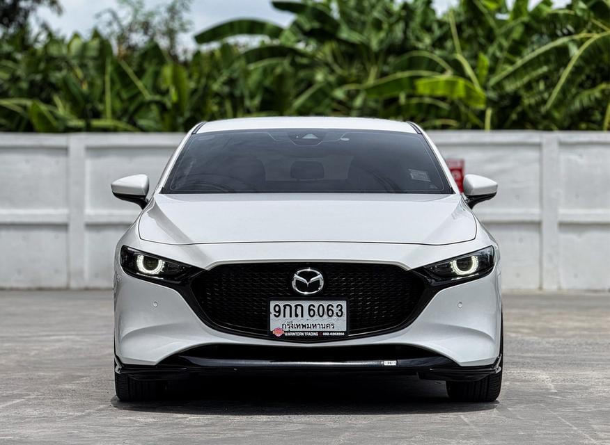 รหัสรถ WRT6063 2020 MAZDA MAZDA3, 2.0 SP SPORTSโฉม ปี19-ปัจจุบัน 5Dr สีขาว ตัวท็อปสุดในตลาด