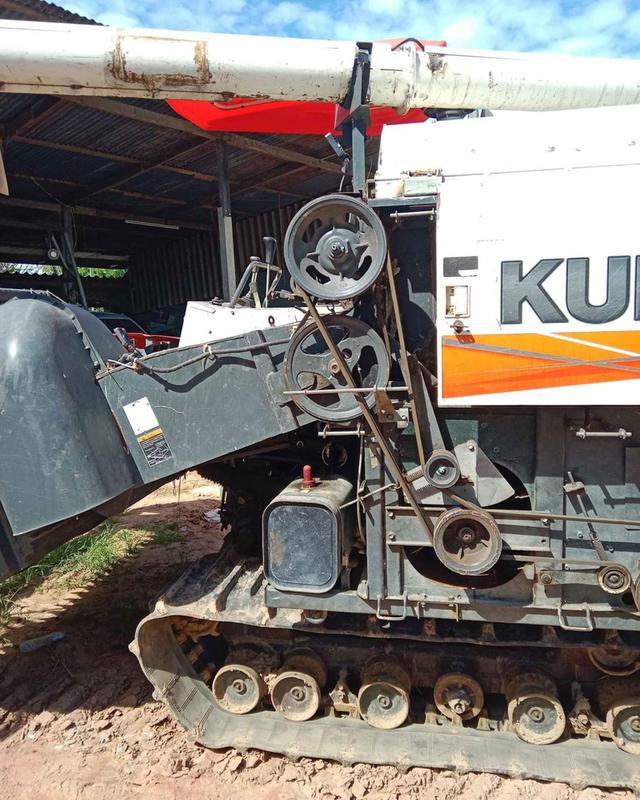 รถเกี่ยวข้าว Kubota ปี 2558 3