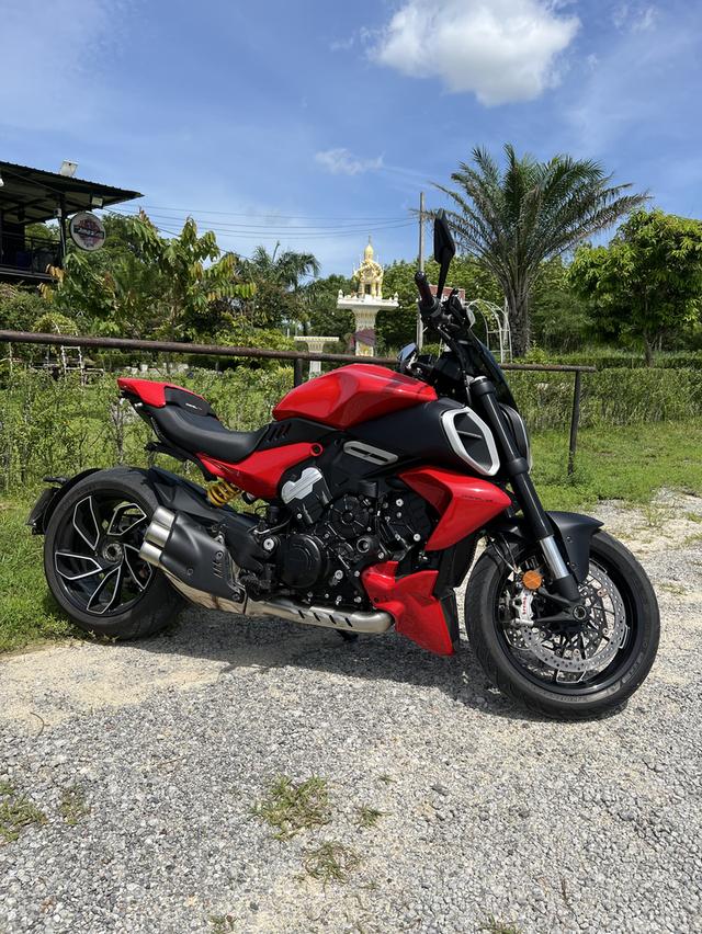 Ducati Diavel V4 2