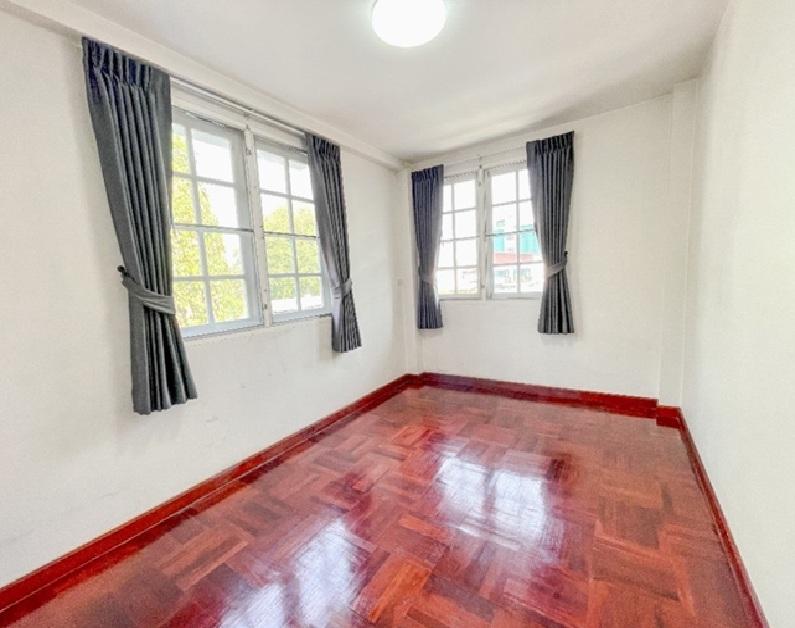 ให้เช่าบ้านเดี่ยว 2 ชั้น / Home Office หลังใหญ่ ซอยรามอินทรา เข้าซอยไม่ลึก ทำเลดีมาก / ปากซอยรถไฟฟ้า เดินได้ 11