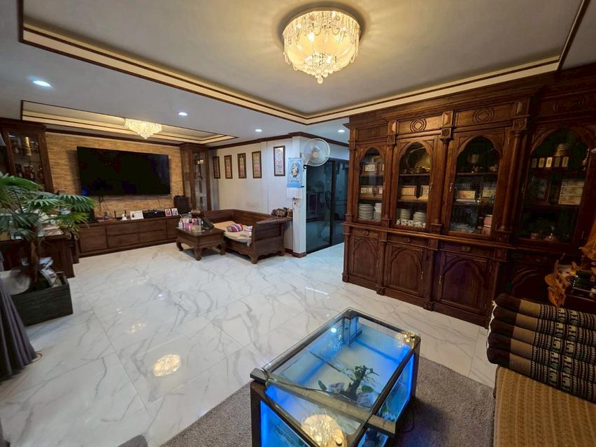 ขายบ้าน3ชั้น รีโนเวทใหม่ใกล้ BTSบางจาก เพียง 2.5km.-สุขุมวิท93 แยกพึ่งมี50/24 ขนาด32ตร.ว. 14