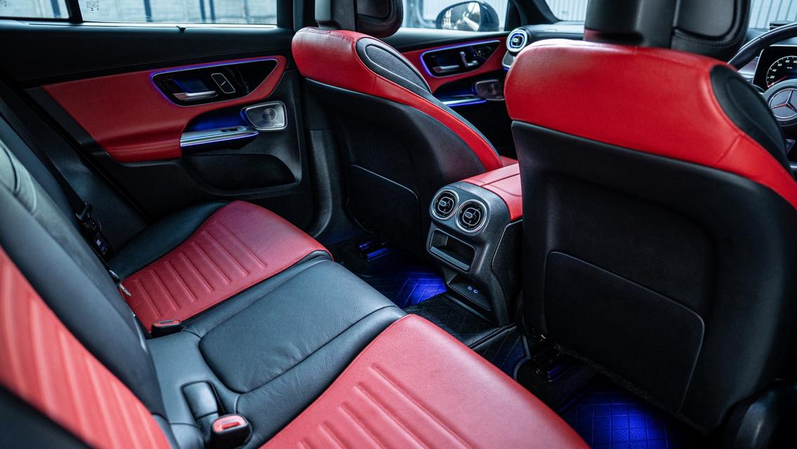 Mercedes-Benz GLC350e Coupe 4Matic AMG Dynamic 2024 สีดำ รูปที่ 20