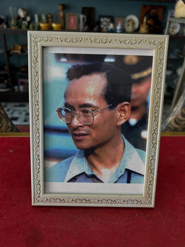 ภาพในหลวงรัชกาลที่ 9 พร้อมกรอบ 3