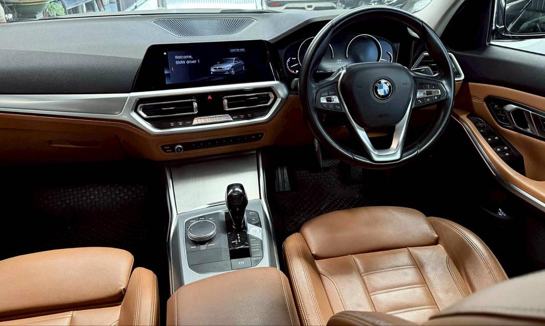 BMW 320d Limousine RHD ปี 2018 จด 2020 9