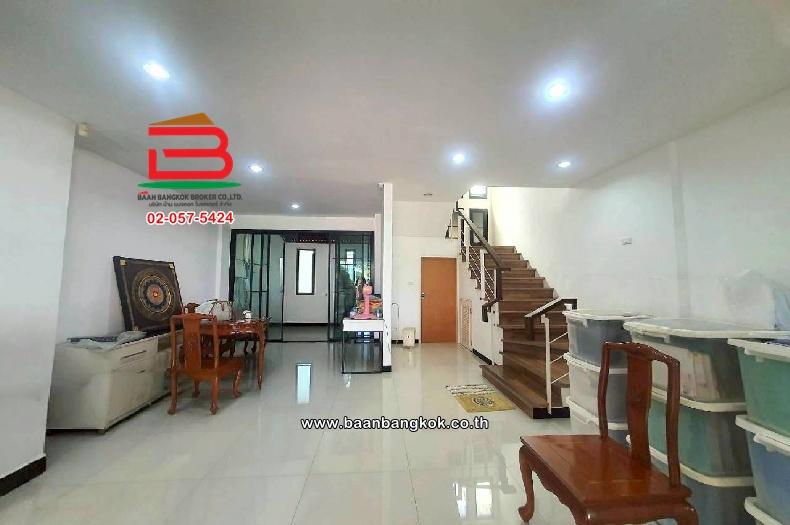 ทาวน์โฮม The Primary Ultimate kaset-nawamin (เดอะไพรมารี อัลติเมท เกษตร-นวมินทร์) เนื้อที่ 24.2 ตร.ว ซอยนวลจันทร์ 28 แขวงคลองกุ่ม เขตบึงกุ่ม 4