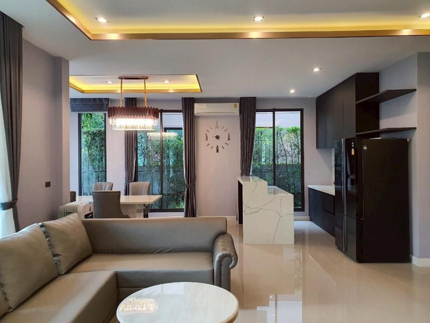 ให้เช่า บ้านเดี่ยวหรู พร้อมเฟอร์นิเจอร์ โครงการ The Grand ปิ่นเกล้า 3