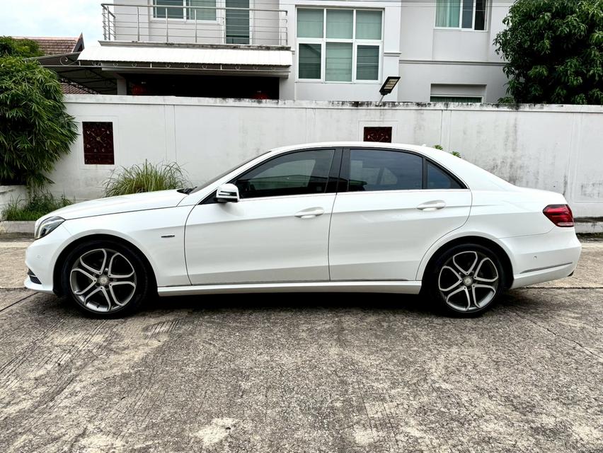 Benz E200 edition e w212  ปี2015 จด2017 รถบ้าน มือเดียว ไม่เคยชน ไม่เคยทำสี ตะเข็บเดิมทั้งคัน 4
