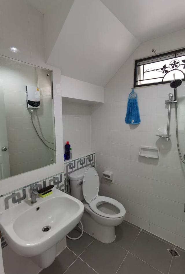 ให้เช่าบ้านเดี่ยวอินนิซิโอ1รังสิต-คลองสาม  ✅บ้านรีโนเวทใหม่  ลักษณะที่ดิน 51 ตร.ว. 3ห้องนอน | 2ห้องน้ำ |  1ห้องครัว | 2ที่จอดรถ 5