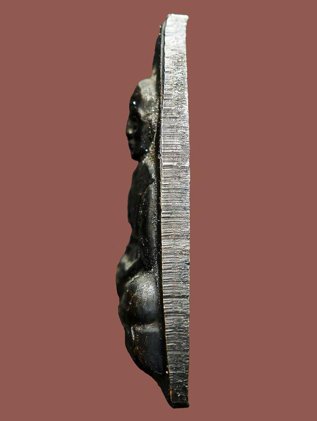 หลวงพ่อทวด พิมพ์กลีบบัว “หลังหนังสือ 5 แถว” และ “รุน ๑ (ไม่มีไม้เอก) .....เก่า เดิมๆ